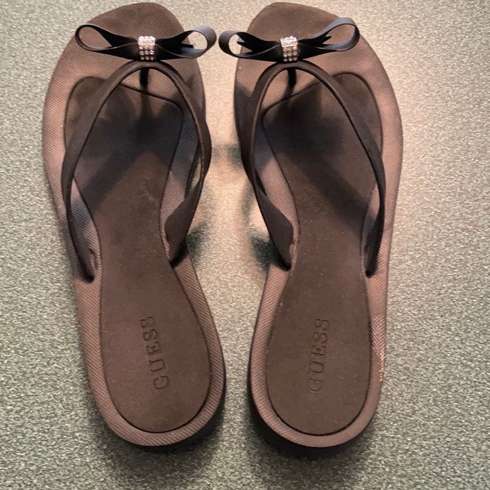 Guess flip flops
